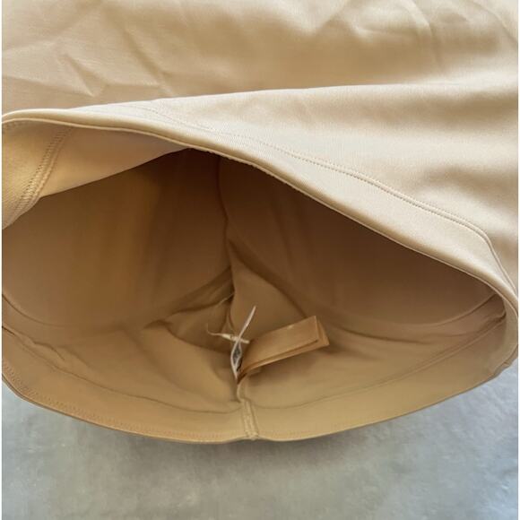 New SKIMS Sz Large Hip Enhancing Shaping Padded Mid-thigh Shorts BO-SH0-7650W - Picture 6 of 9